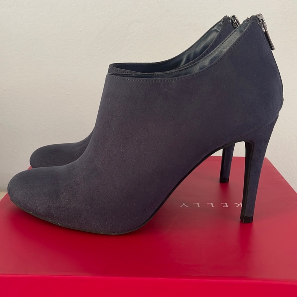 Kelly & Katie, LAYLLA navy ankle booties